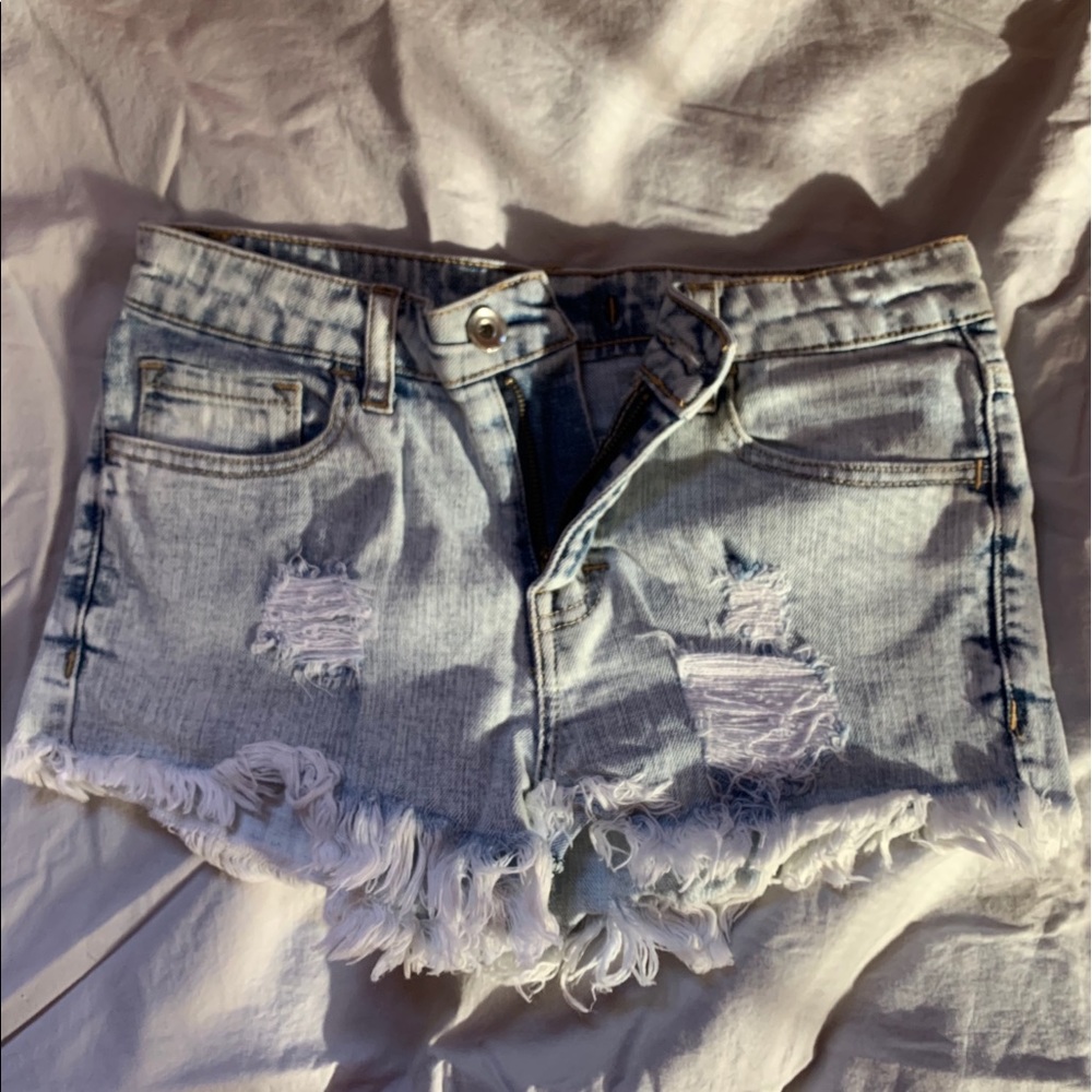 High waisted denim shorts. Size XS.